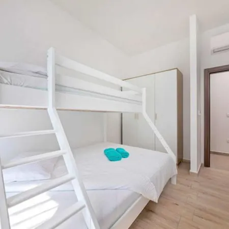Milica Near For 8 People With Private Pool & Kids Playground - Pet Friendly Villa *