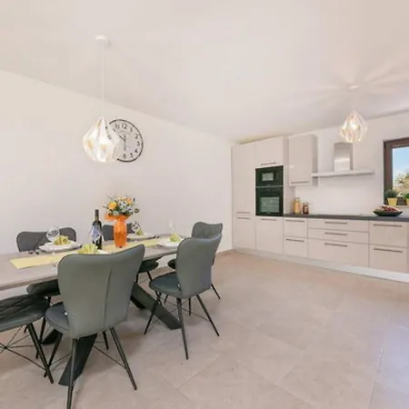 Villa Milica Near For 8 People With Private Pool & Kids Playground - Pet Friendly Labin (Istria)