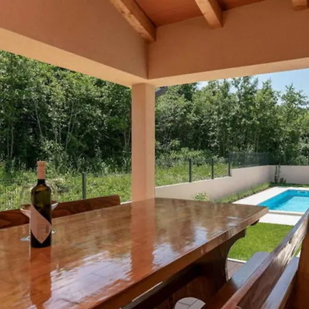 Milica Near For 8 People With Private Pool & Kids Playground - Pet Friendly Villa *