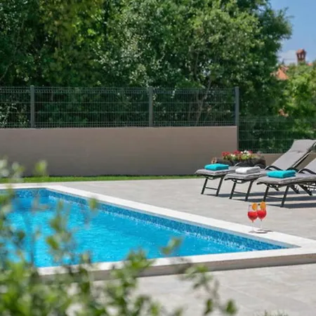 Milica Near For 8 People With Private Pool & Kids Playground - Pet Friendly * Labin (Istria)