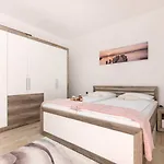 Milica Near For 8 People With Private Pool & Kids Playground - Pet Friendly Villa *