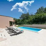 Villa Milica Near For 8 People With Private Pool & Kids Playground - Pet Friendly *
