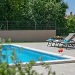 Milica Near For 8 People With Private Pool & Kids Playground - Pet Friendly * Labin (Istria)