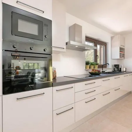 Milica Near For 8 People With Private Pool & Kids Playground - Pet Friendly Villa